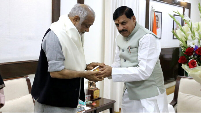 Yadav greeted Kamlesh