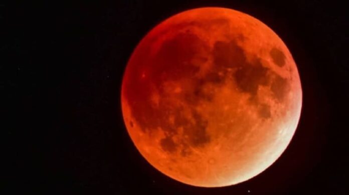 Blood-Moon-eclipse