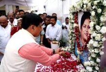 मुख्यमंत्री डॉ मोहन यादव पहुँचे पूर्व मंत्री सज्जन सिंह वर्मा के घर