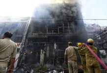 सोमवार को हुए लखनऊ अग्निकांड की जांच के लिए पहुंची एसआईटी की टीम