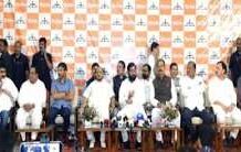एकनाथ शिंदे के दल में शामिल हुए शिवसेना यूबीटी के बागी 6 सांसद