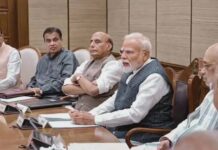 पेपर लीक विवाद के बीच भी PM मोदी का सोशल मीडिया पर क्रेज बरकरार